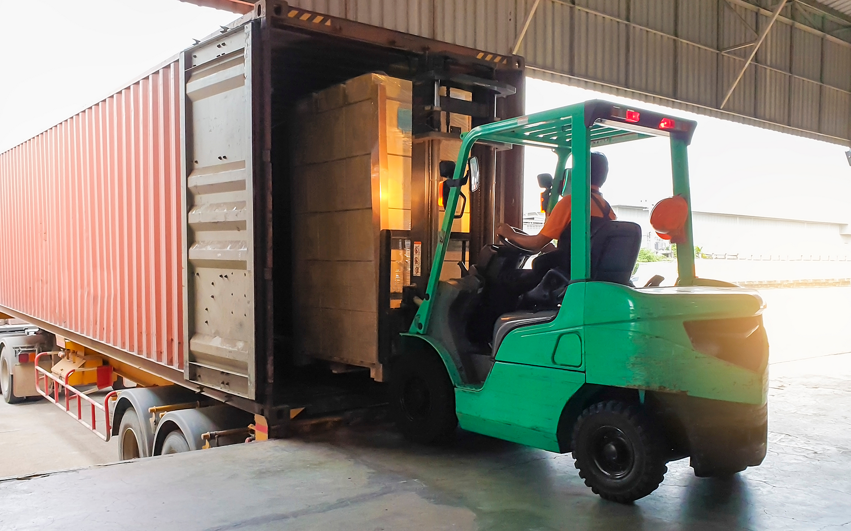 Rigging, Freight & Customs Clearance